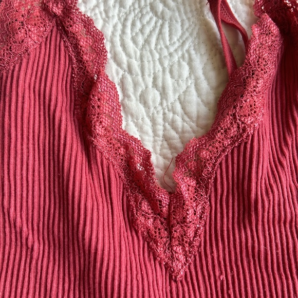 Beautiful lace /rib knit crop Cami size XS - Picture 4 of 6
